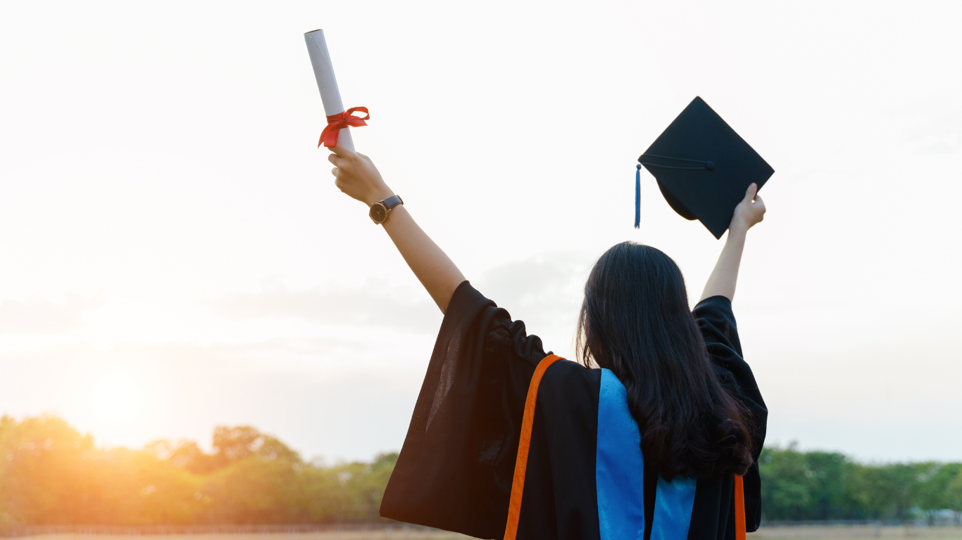 Online vs On-Campus Degree [How AI Is Changing What That Means]